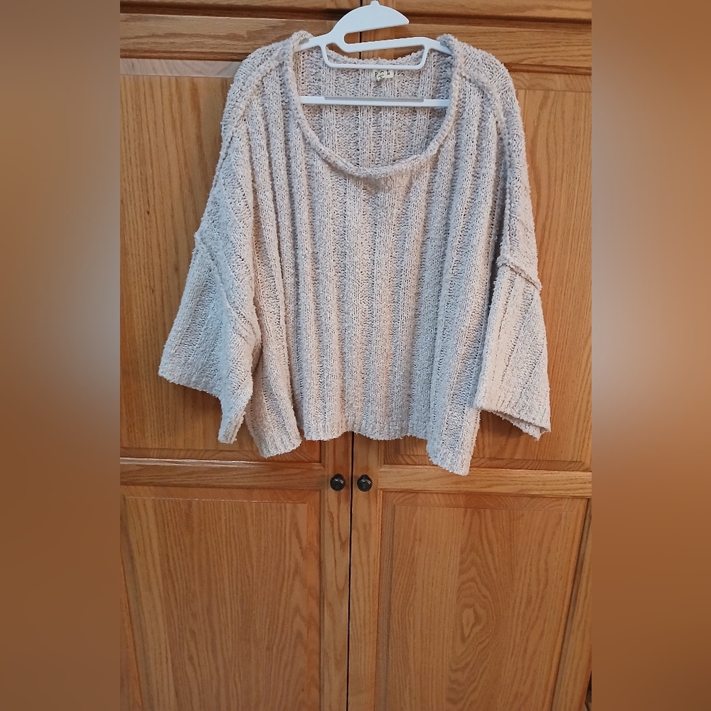 POL EUC Size M Very Roomy! Cozy Cream/blush Women's Sweater